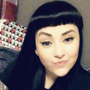 Meet your Posher, Naomi